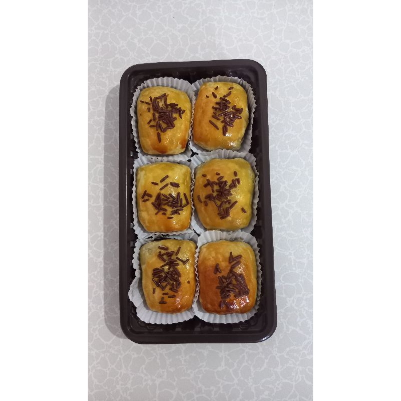 

Bolen Mamapima Varian Cokelat Isi 6 Bolen Pisang Raja Oleh-oleh Jogjakarta Halal Indonesia