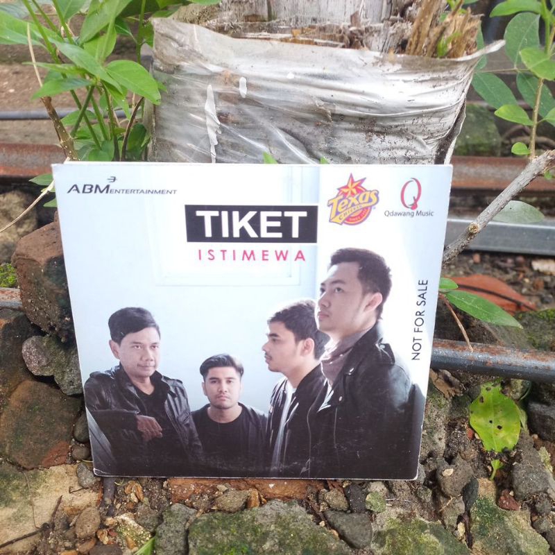 cd tiket - istimewa
