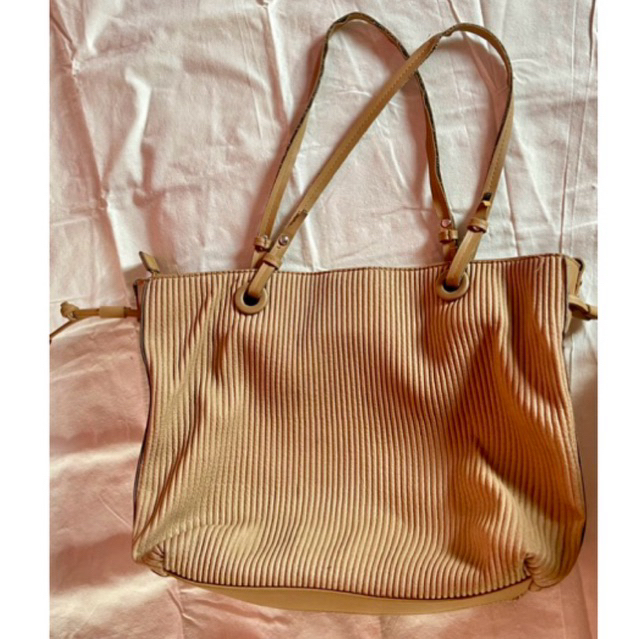Emsio Elizabeth Tote Bag