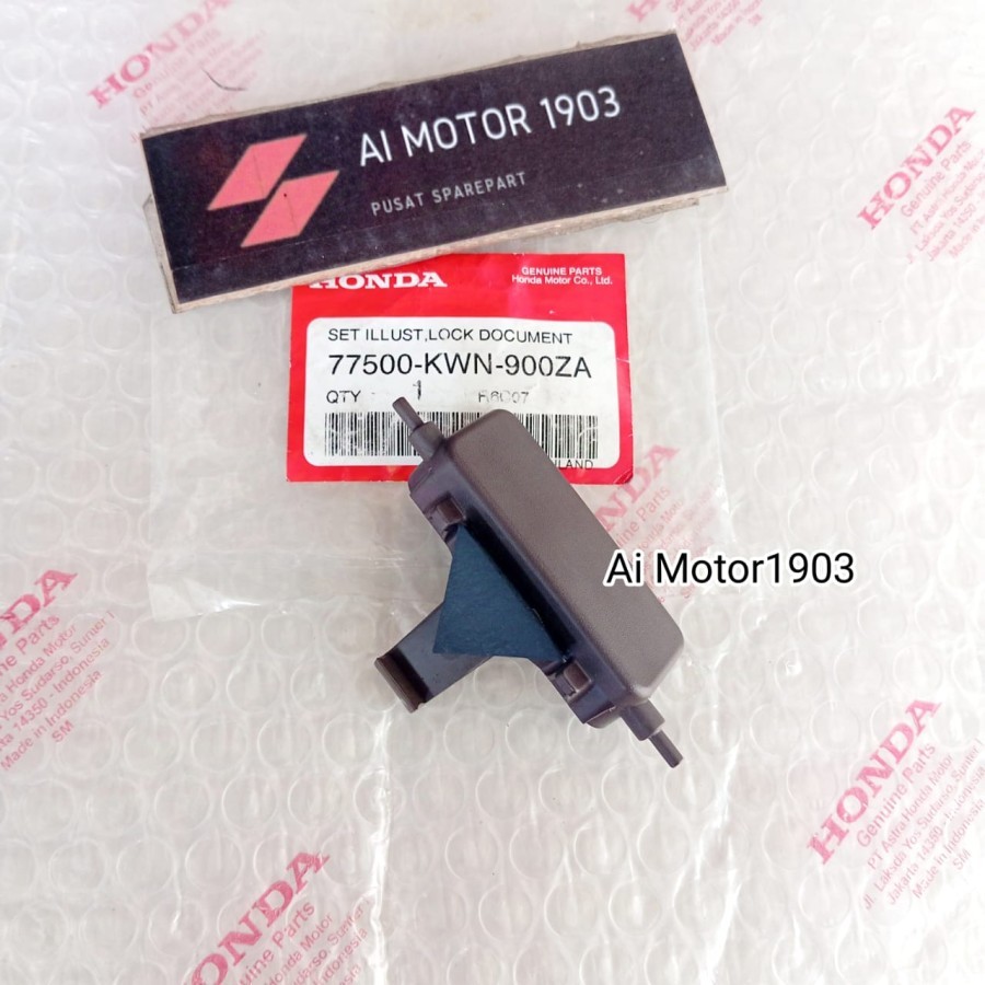 KNOP KANCINGAN LACI DASHBOARD LOCK DOCUMENT PCX PCX125 CBU COKLAT AHM 77500-KWN-900ZA