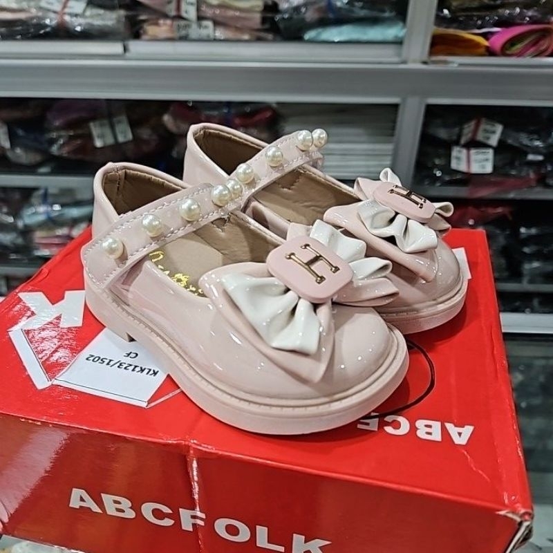 Sepatu pansus anak perempuan H
