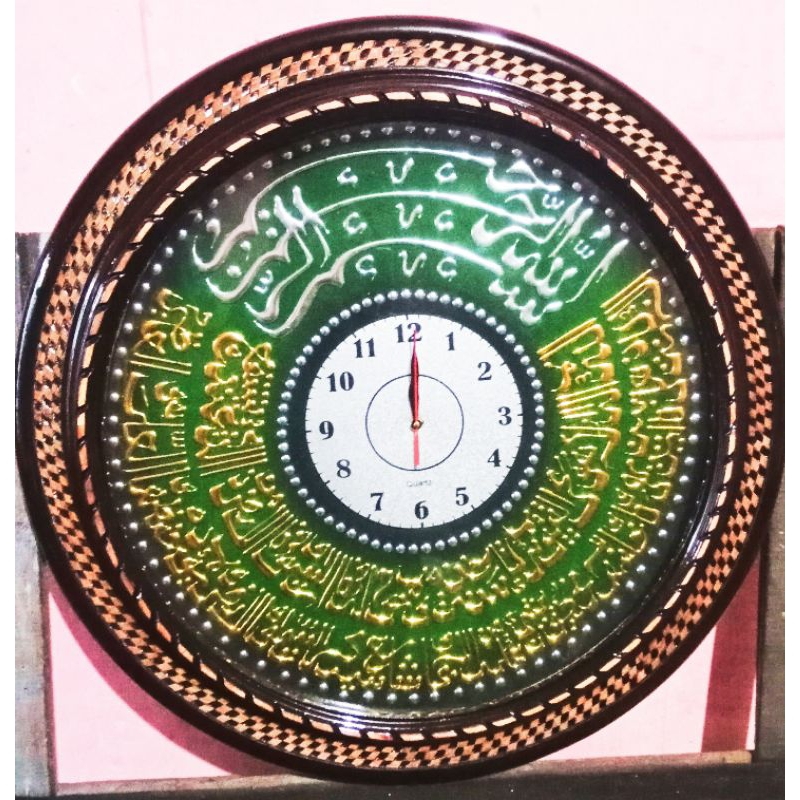 JAM HIAS KALIGRAFI AYAT KURSI DIAMETER 75 CM RELIEF TIMBUL .Bahan Prada timbul warna emas dan silver