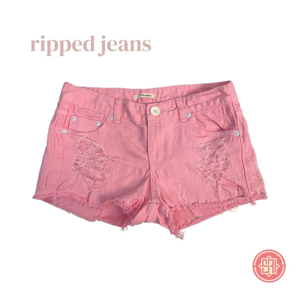 CELANA JEANS PENDEK/ CELANA PENDEK WANITA/ HOTPANTS JEANS/ CELANA PENDEK JEANS/ RIPPED JEANS KOREA/ 