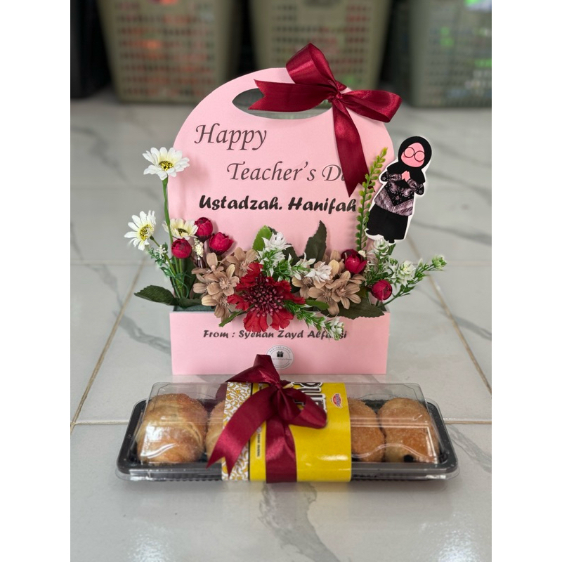 

MINI FLOWERBOX / FLOWERBOX / HADIAH HARI GURU / HADIAH ULANG TAHUN / HADIAH WISUDA / KADO WISUDA / KADO ULANG TAHUN