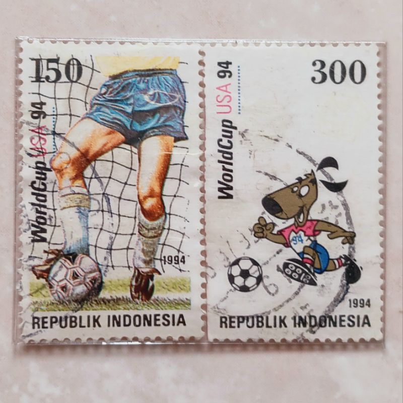 

(AB) Perangko Indonesia 1994 Sepak Bola Dunia Set 2 pcs Used