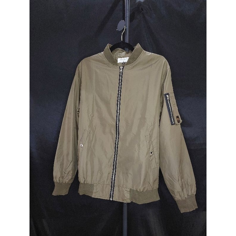 126 Attention Jaket Korea Cowok