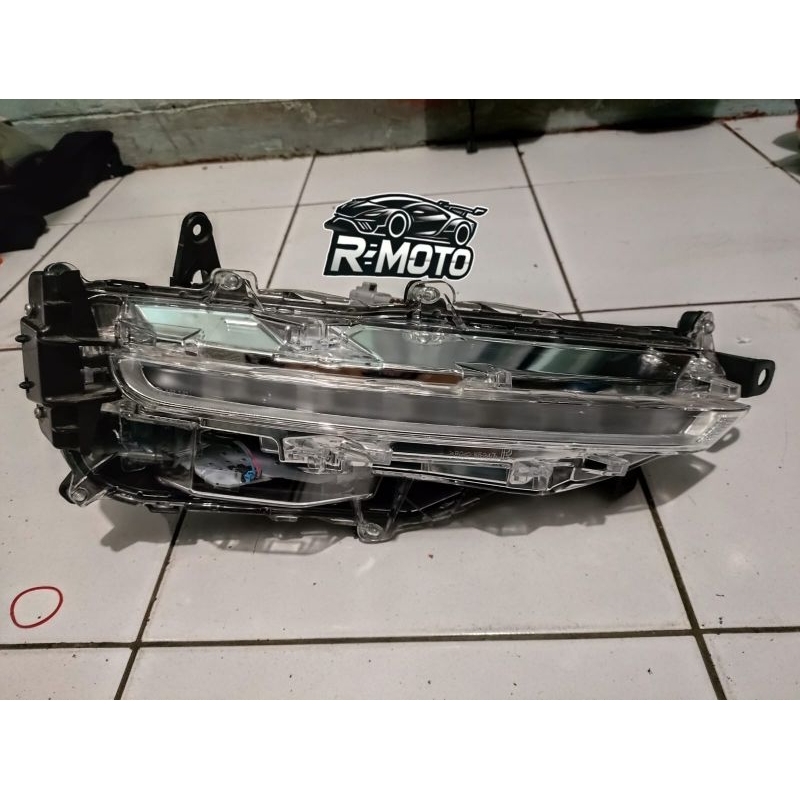 lampu sein drl Toyota Fortuner vrz 2021 2022