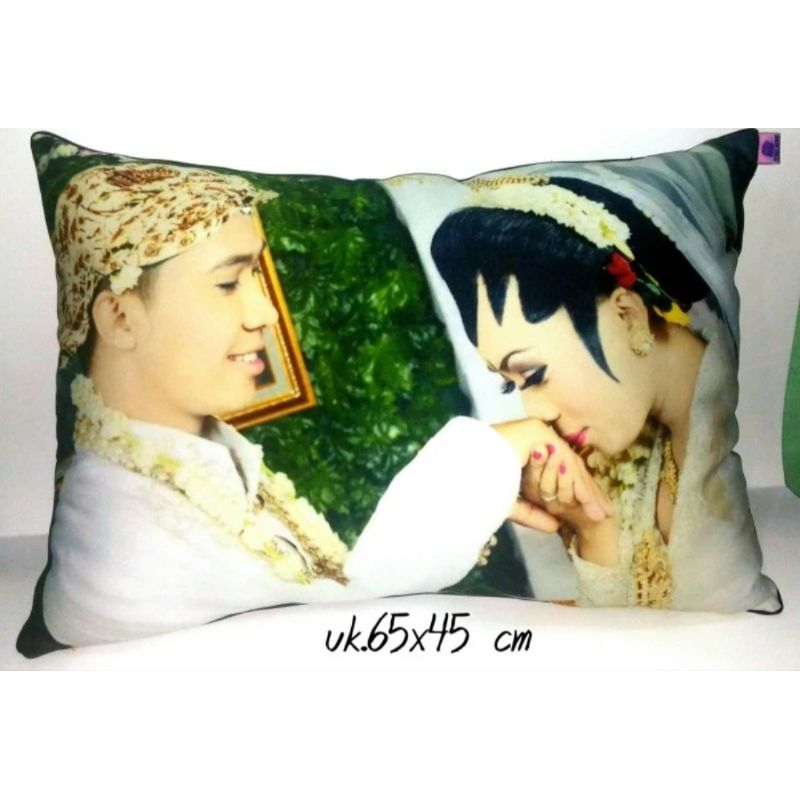 Bantal foto ukuran 65x45