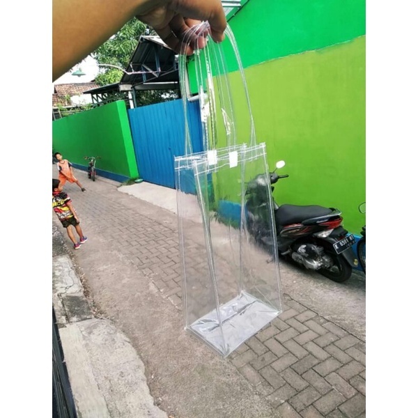 

Tas Mika Bening Botol Uk. T 20 X P 10 x L 10 / Souvenir Tas Tumbler