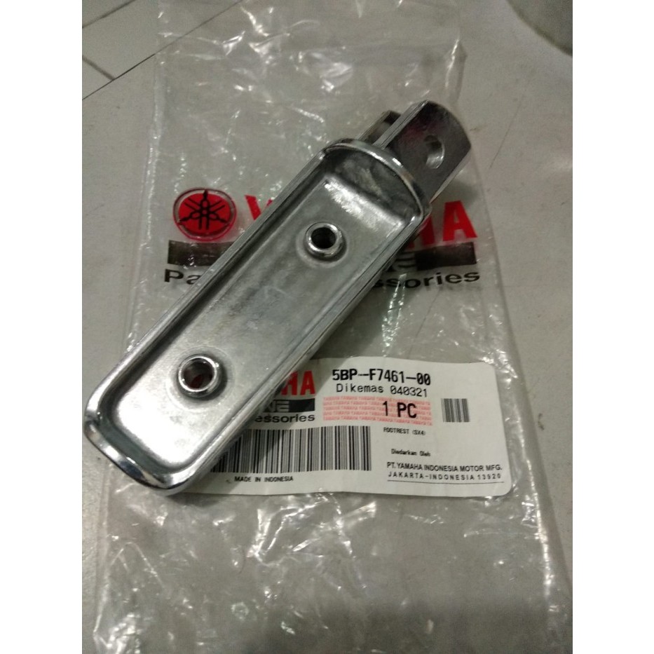 FOOTSTEP BESI KANAN DEPAN YAMAHA VIXION R OLD NVA NVL ORI YGP ASLI / 5BP-F7461-00