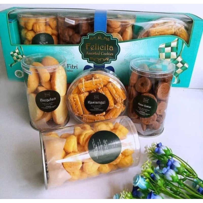 

Hampers, Parsel, Parcel Kue kering,Kue Lebaran ala Doux Délices motif Tosca isi 4 Topless "Reccomended" FREE kartu Ucapan