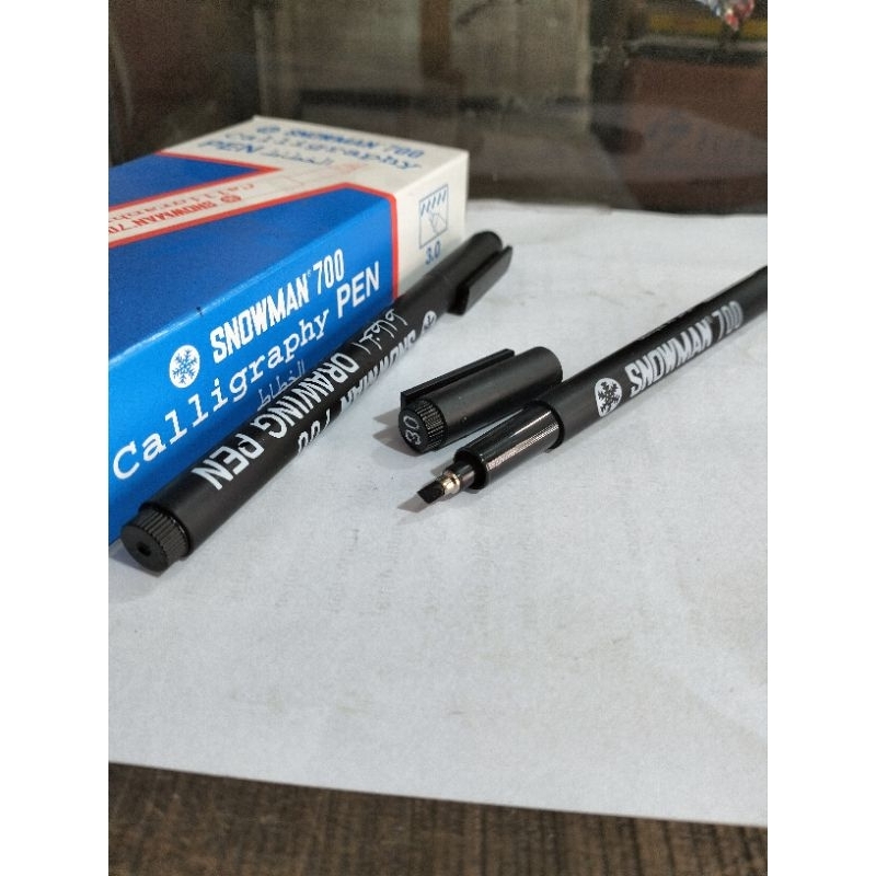 

Pena kaligrafi Pena Khot Ukuran 3.0 Snowman