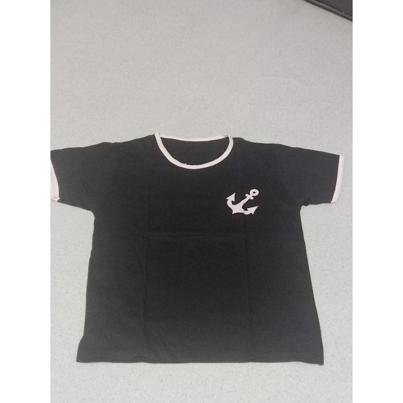 Preloved Kaos/Baju Hitam Garis Putih Motif Jangkar