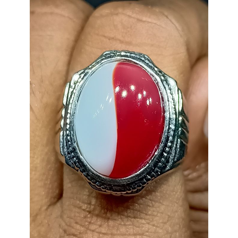 Cincin Batu Merah Putih