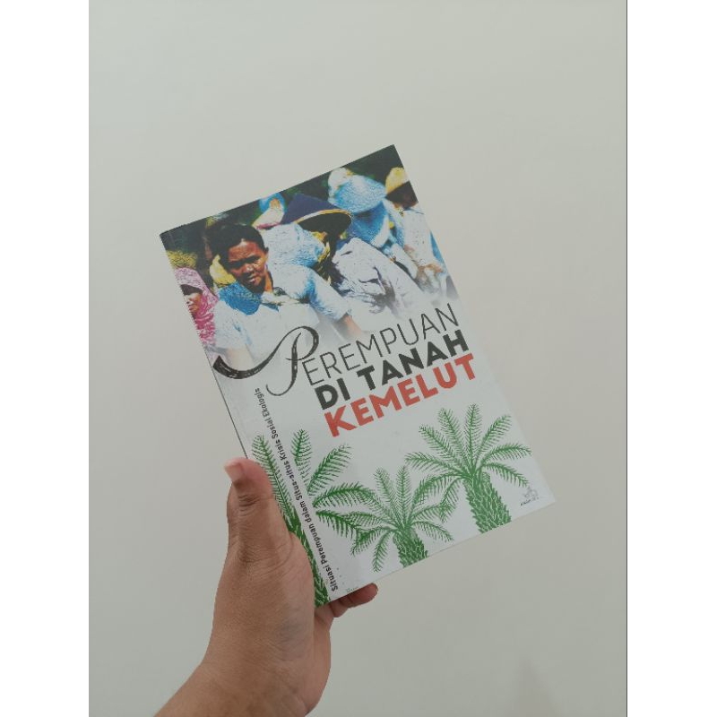 Buku Perempuan di Tanah Kemelut Bekas Preloved Original