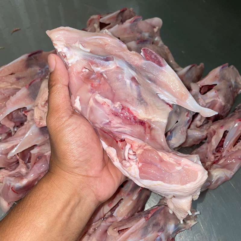 

Tulang / Kerongkongan Ayam SEGAR 1 KG HALAL 100%