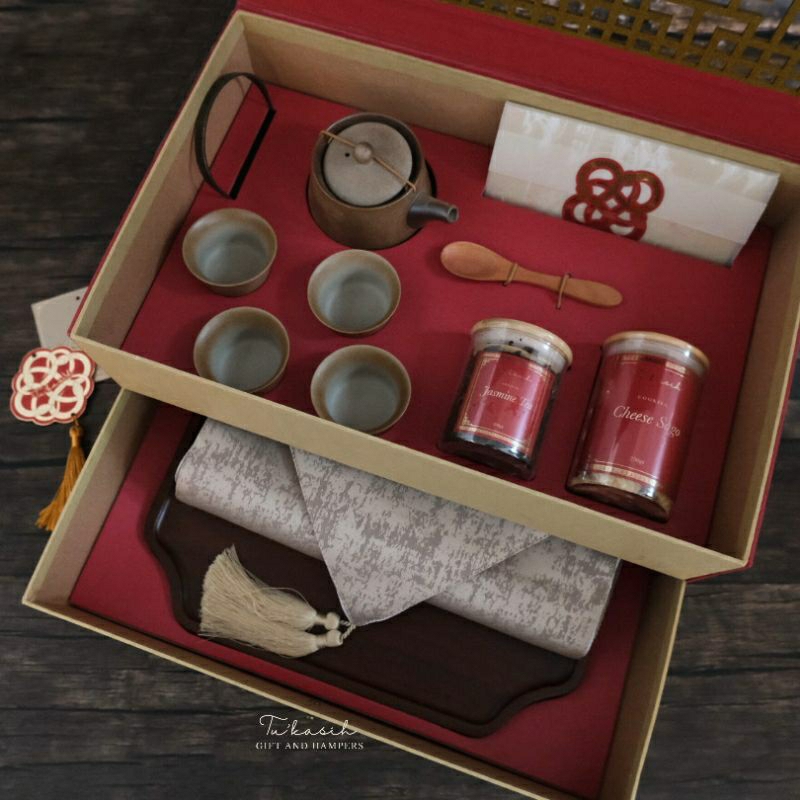 

SHANGHAI Hampers Chinese New Year 2025 CNY Year of Snake. Hampers Imlek