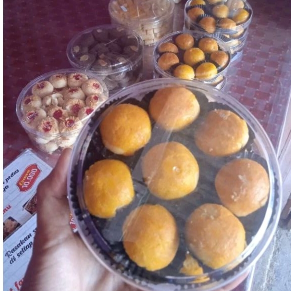 

KUE KERING NASTAR KUKER LEBARAN JAJANAN HARI RAYA ENAK BANGET