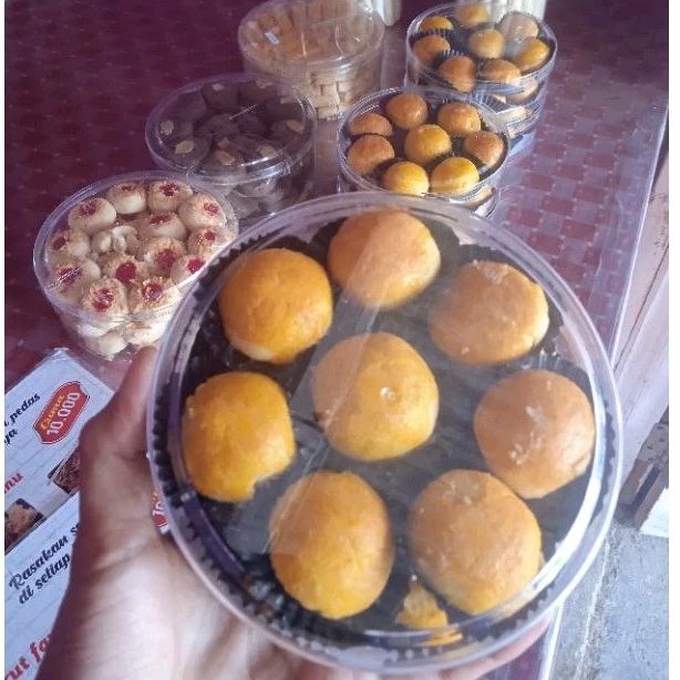 

NASTAR KUE LEBARAN KUE KERING NASTAR SPESIAL EMPUK LEZAT JAJANAN LEBARAN