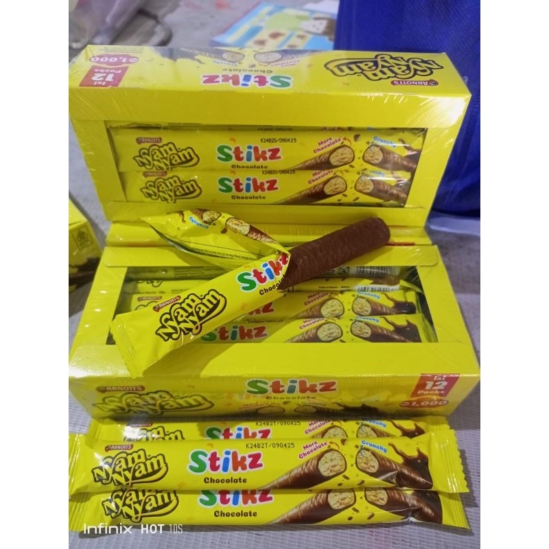 

Nyam nyam stik coklat / nyam nyam / wafer coklat isi 12 pcs