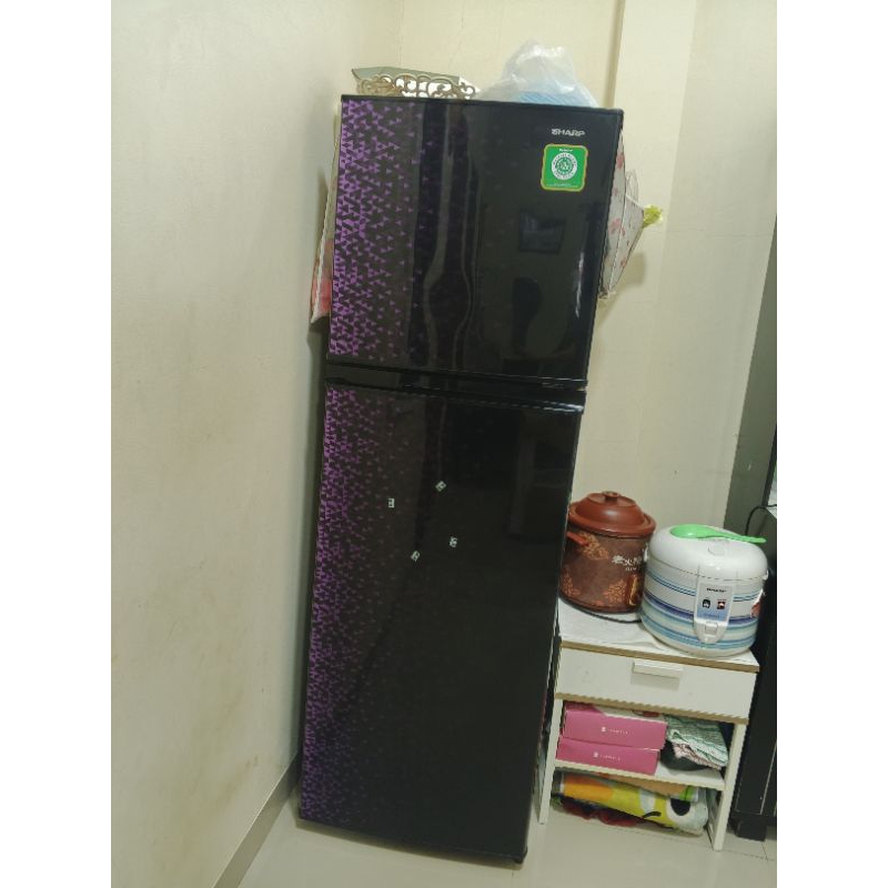 kulkas sharp 2 pintu hitam ungu bekas second mulus