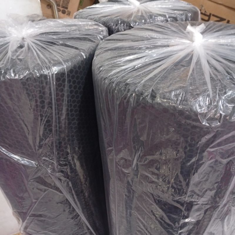 

Bubble wrap uk 50mx120 Meter / Bubble wrap Hitam dan Putih pembungkus Paket agar aman sampai tujuan