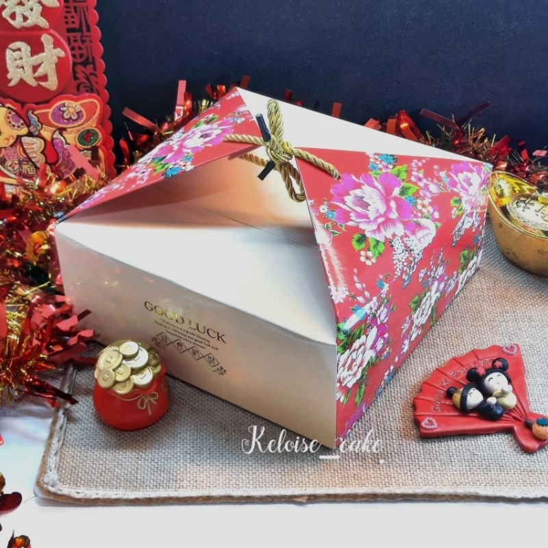 

( isi 5 pcs / @ 13.500 ) BOX CNY/IMLEK/SINCIA/CHINESE NEW YEAR UKR 22 X 22 X 9