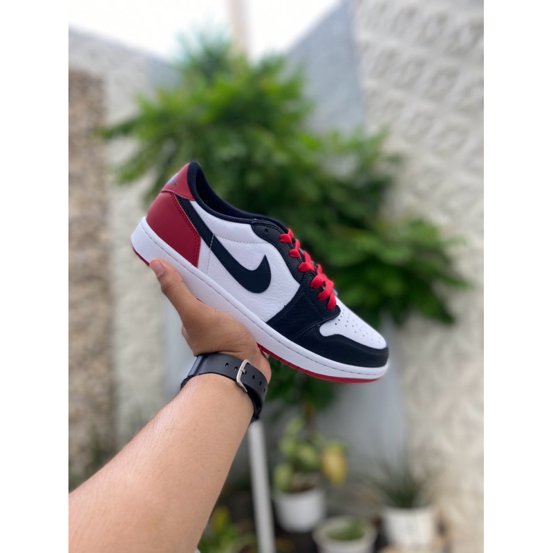 Jordan 1 Low OG Black Toe