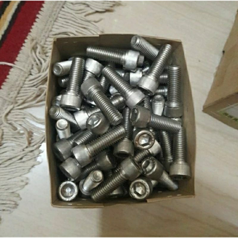 Baut L M10x30 Stainless 304 Drat halus pith 1,25