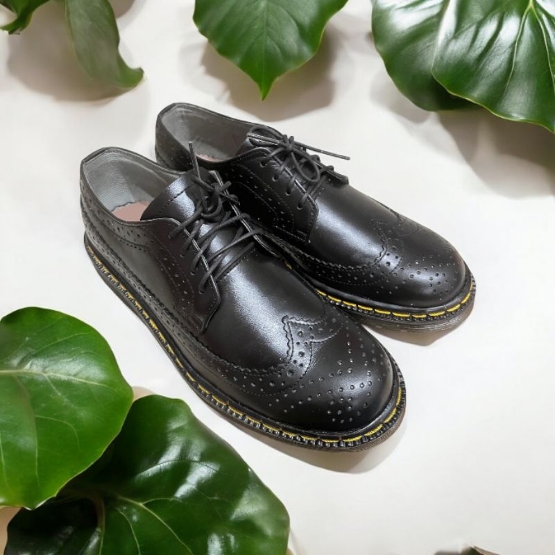Sepatu Wingtip Pria Kulit Asli