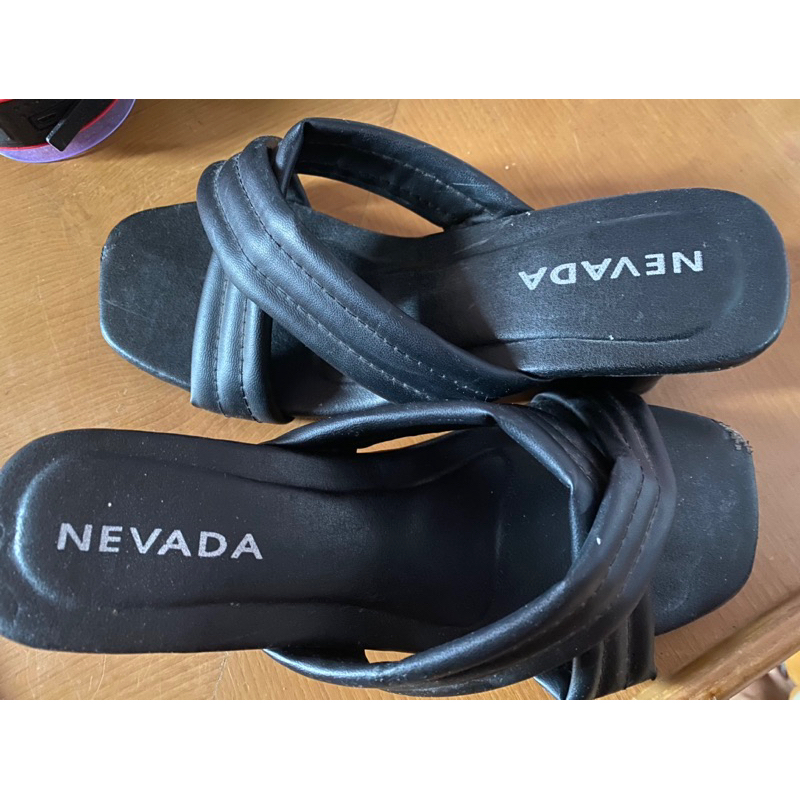 Sepatu Slip-On Nevada