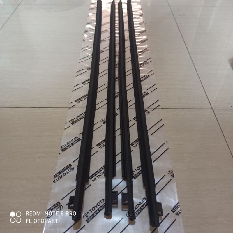 pelipit plipit kaca mobil avanza xenia vvti 2004-2011 warna hitam orii