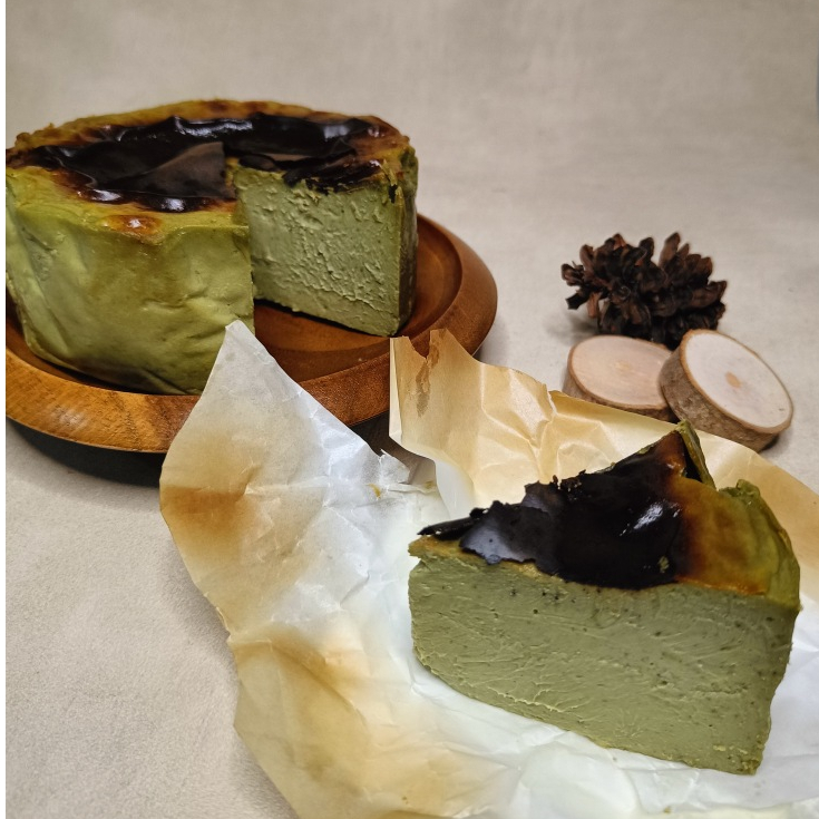 

Matcha Burnt Cheesecake - PREMIUM