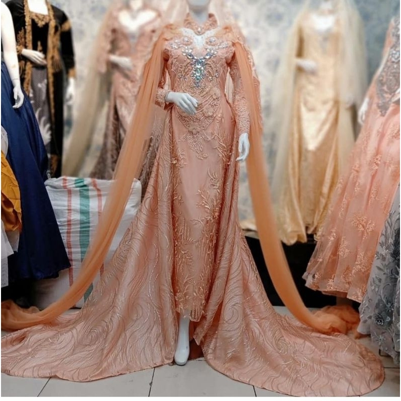 Gaun Slim Ekor Pengantin Salem Second Preloved