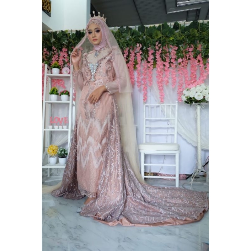 Gaun Slim Pengantin Ekor Rosegold Second Preloved