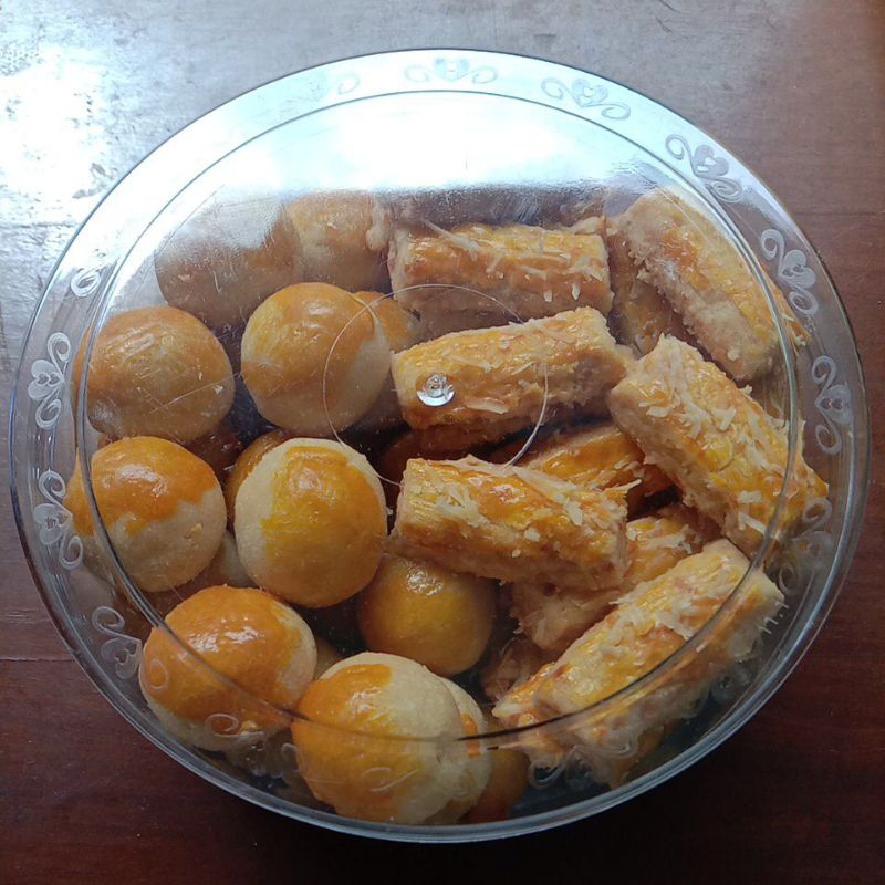 

Aneka Kue Kering (nastar, castengel, sagu keju, thumbprint, lidah kucing)