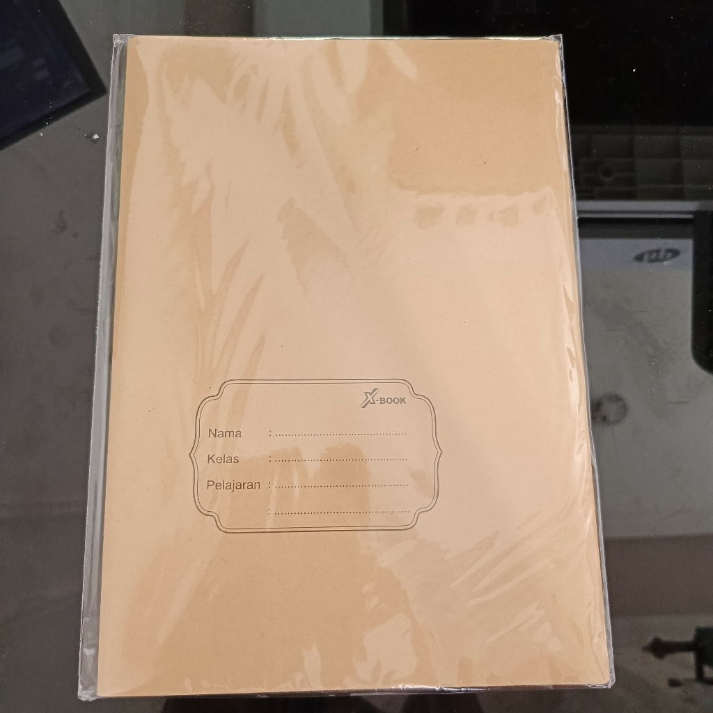 

( 1pack = 20 lbr) Sampul Buku Tulis COKLAT Tebal