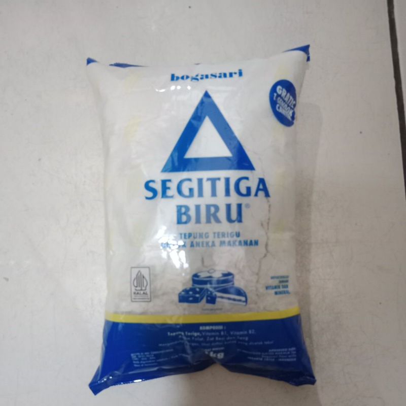 

Tepung terigu segitiga biru Bogasari 1 kg protein sedang