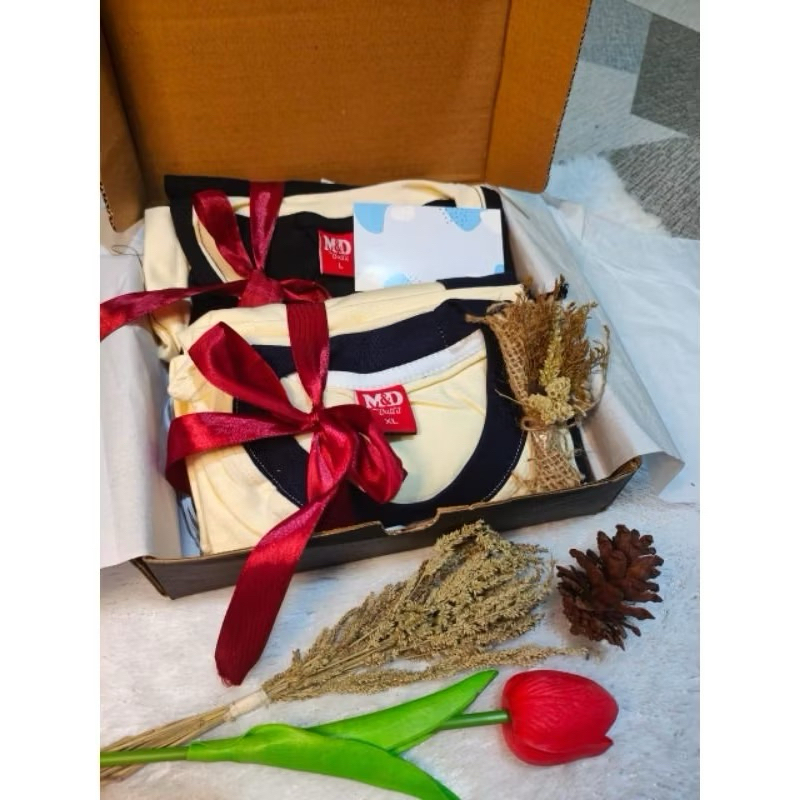 hampers cowok / gift box / hadiah kaos poket kombinasi lengan