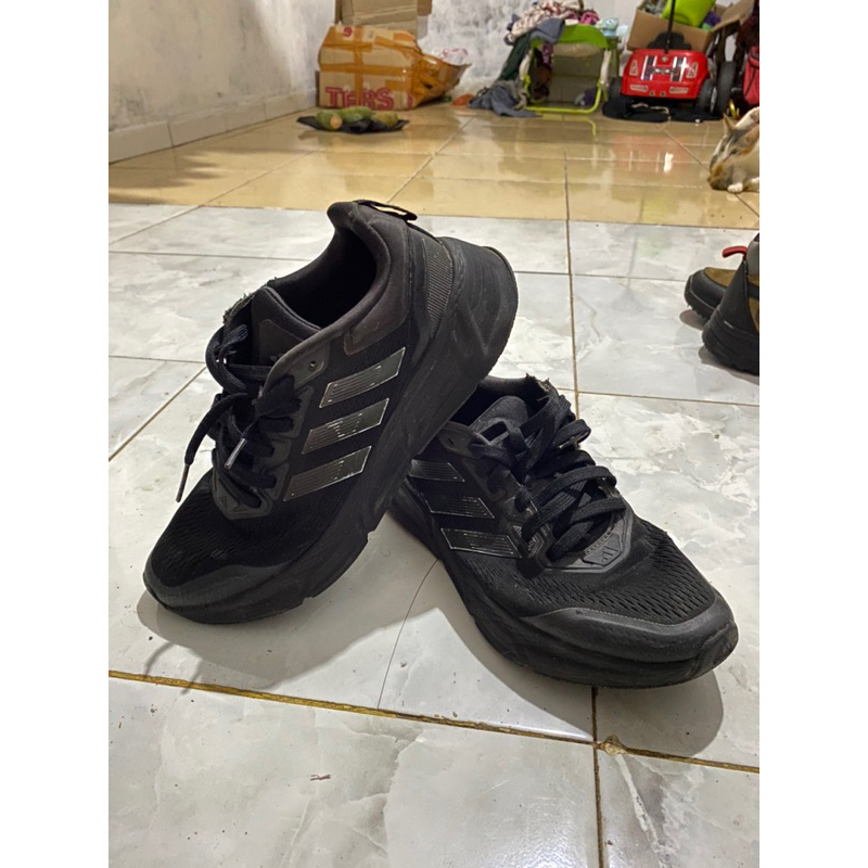 Sepatu running second Ad**** original made in indonesia