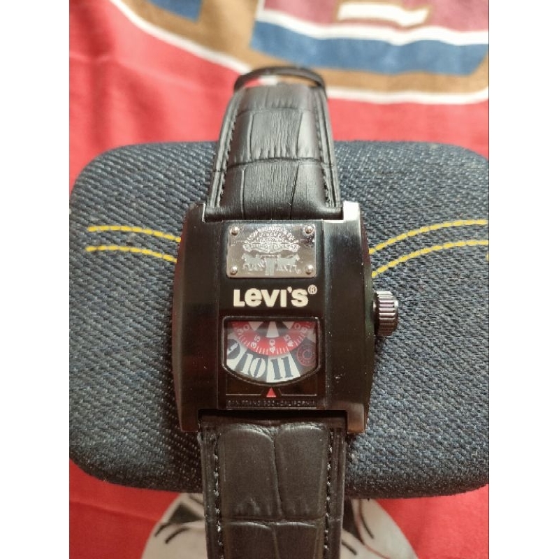 Jam Tangan Levis Original, Lengkap dengan Box Ori