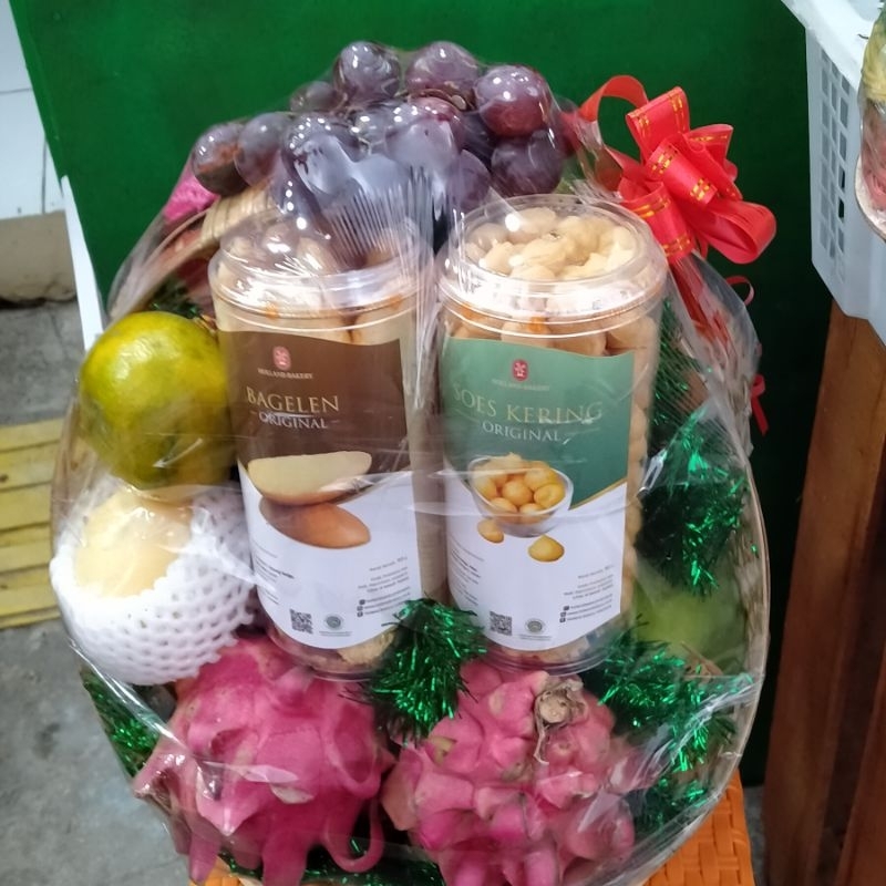 

roti dan prcel buah segar