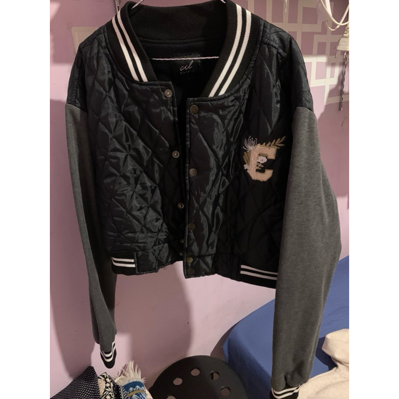 preloved jacket varsity crop oversize