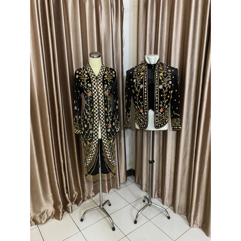 sepasang kebaya pengantin adat jawa , kebaya bludru / kebaya pengantin bludru / kebaya adat jawa