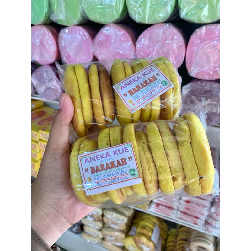 

KUE KUNING/ROTI KUNING