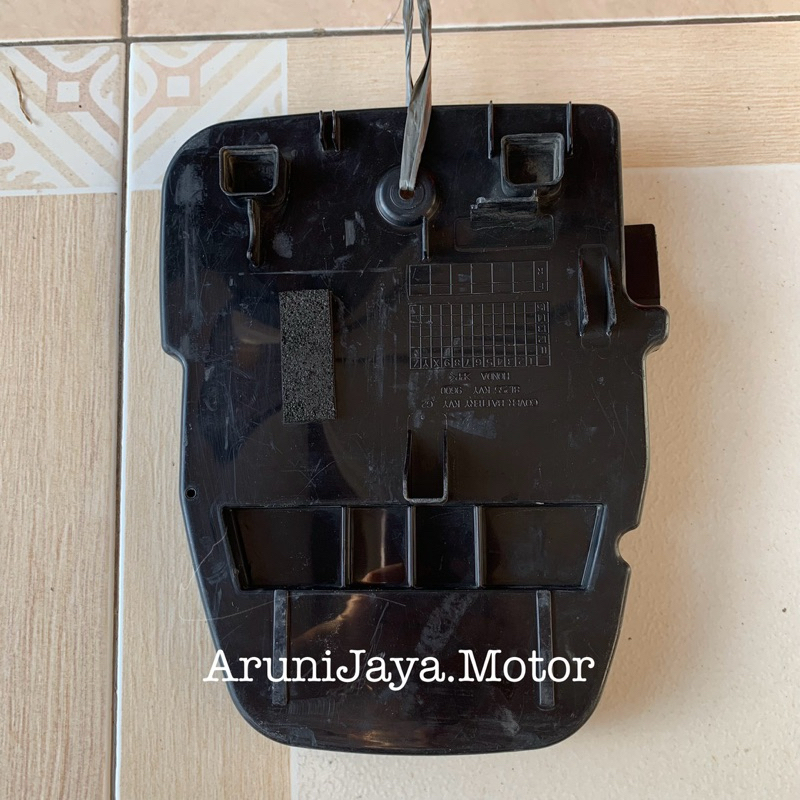 tutup box aki Honda Beat Karbu ORIGINAL