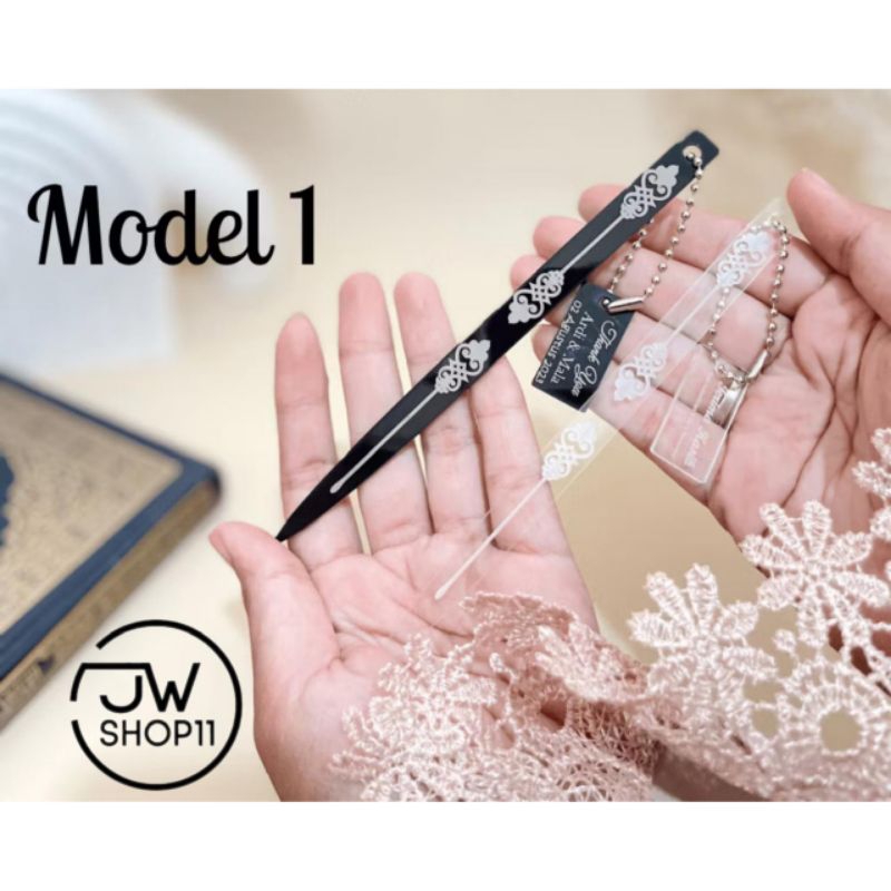 

KALAM TUDING QUR'AN AKRILIK / PENUNJUK MENGAJI QUR'AN / SOUVENIR / PEMBATAS BUKU / WARNA HITAM