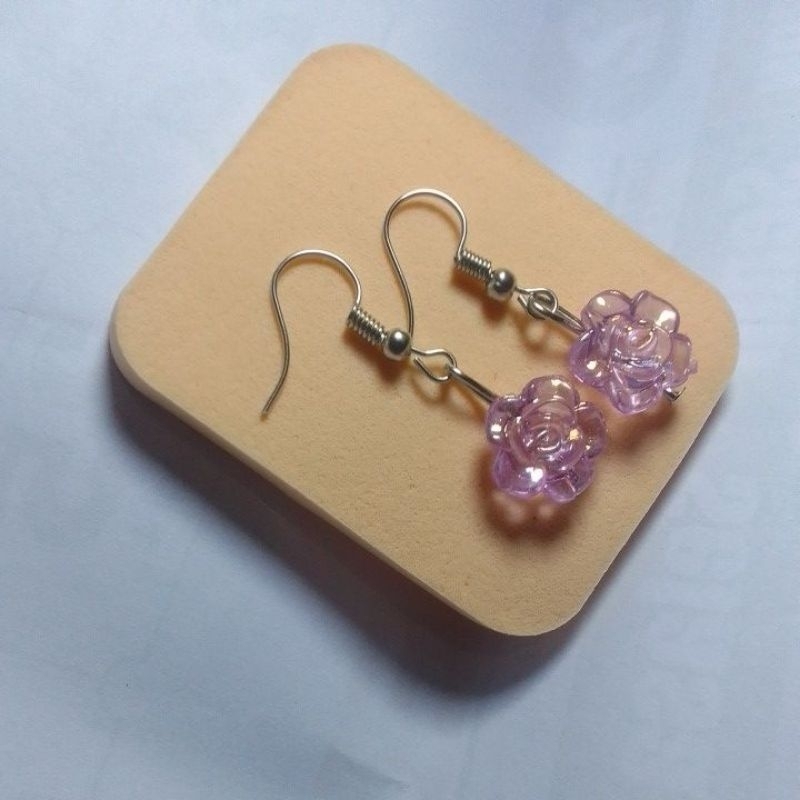 anting anting bunga mawar bening