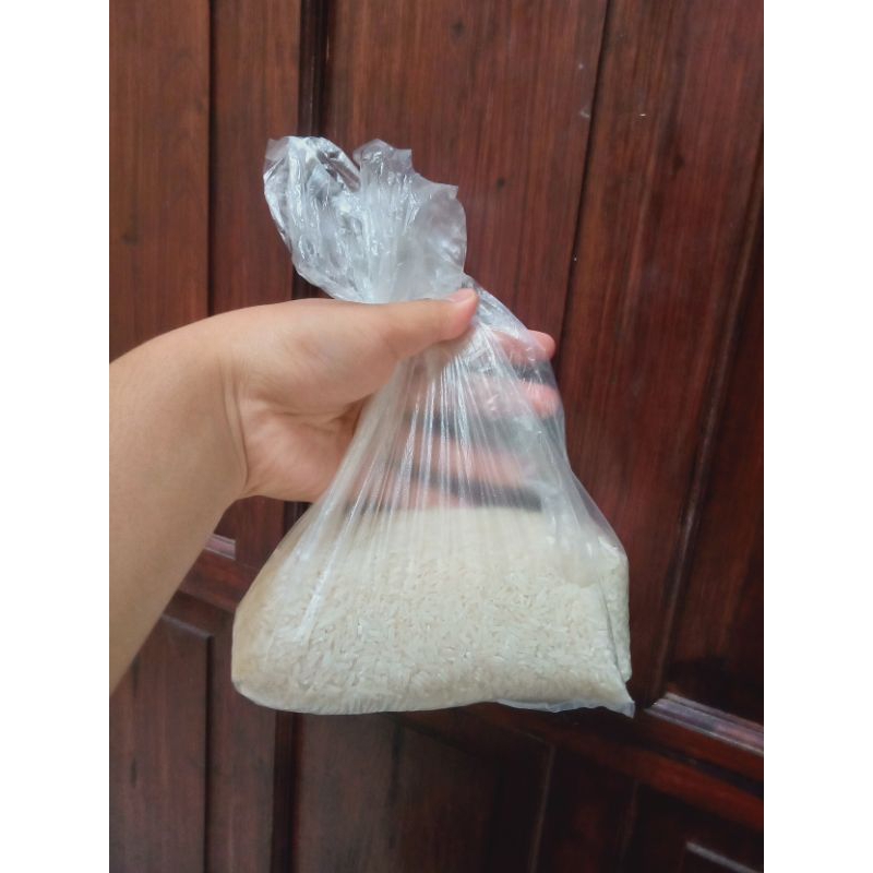 

500 gr BERAS MENTIK WANGI / BERAS ROJO LELE / BERAS C4 MURAH 500gram