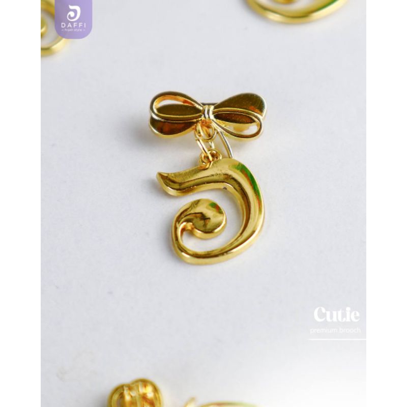 

CUTIE BROoCH DAFFI